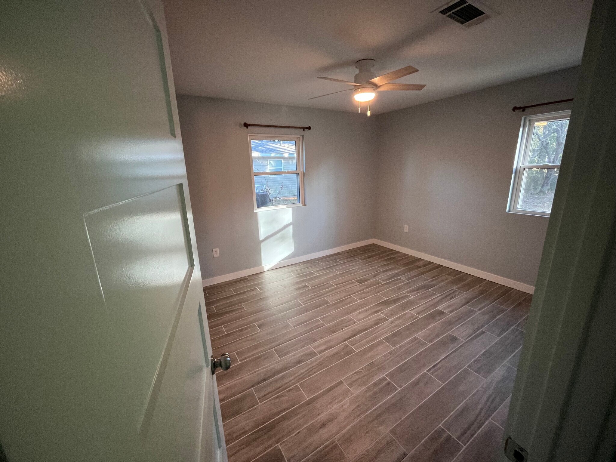 Building Photo - 100 Pecan Park Dr