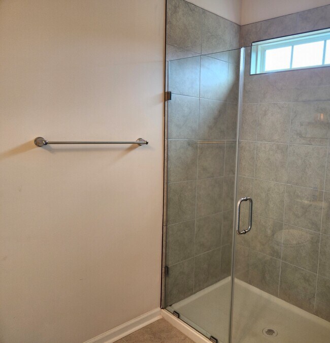 Master shower - 2588 Grantham Place Dr