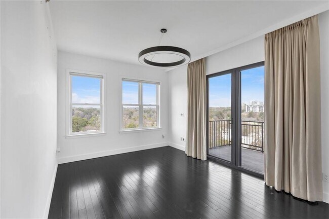 Building Photo - 2233 Peachtree Rd NE