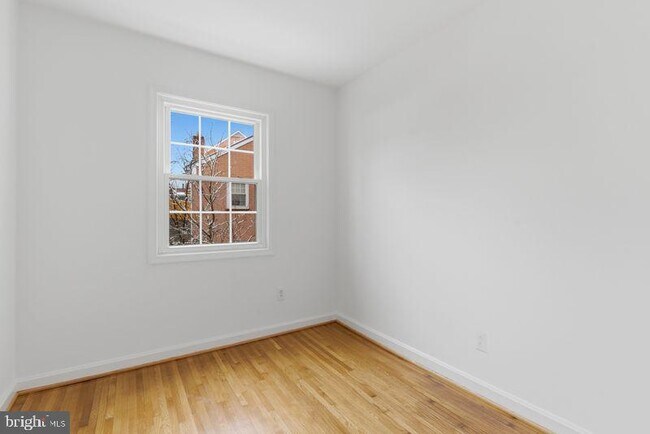 Building Photo - 4813 20th Pl N