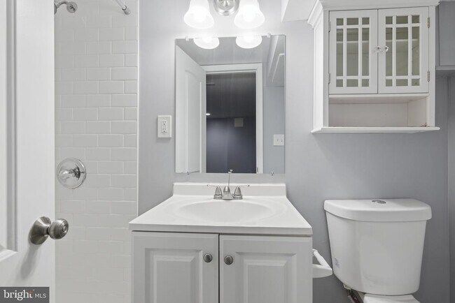 Building Photo - 811 Mildred Ave