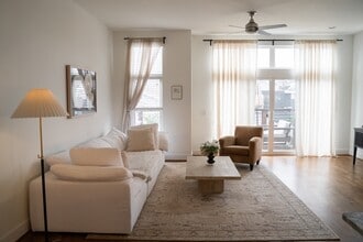 Building Photo - 424 36th Ave N