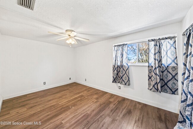 Building Photo - 1030 Ashley Ave