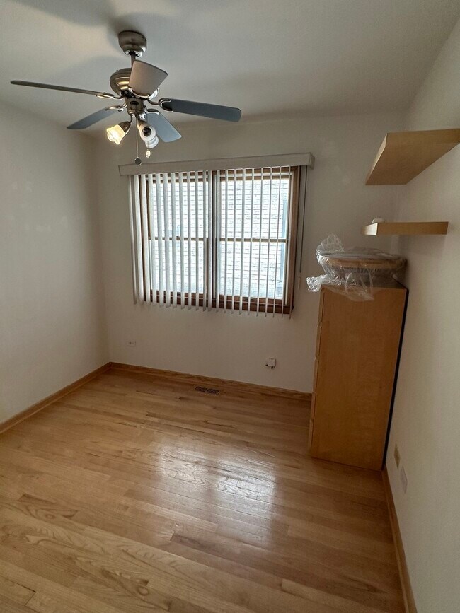 Building Photo - 2605 N 76th Ave