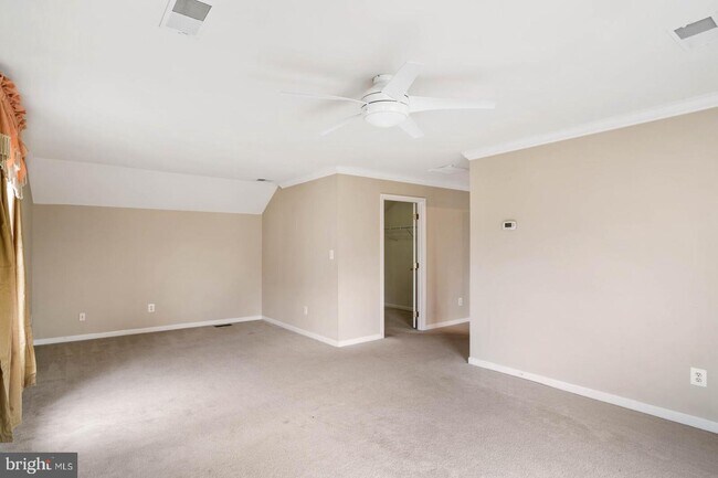 Building Photo - 43513 Lucketts Bridge Cir