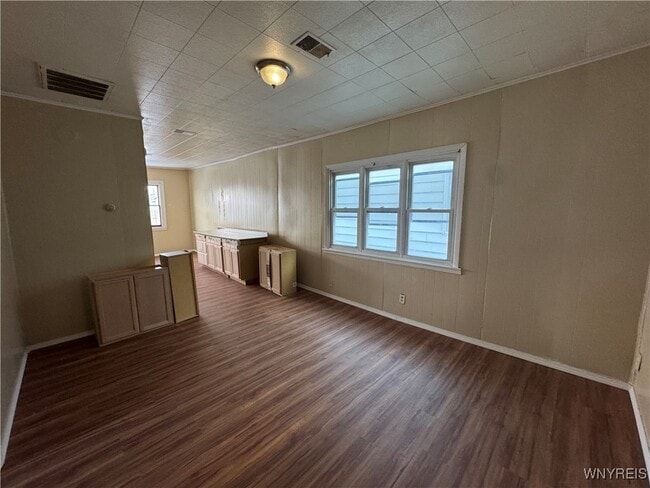 Building Photo - 540 Willett St