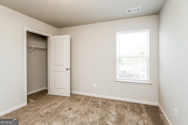 Building Photo - 23 Fern Walk