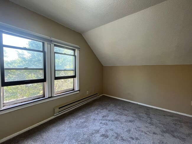 Building Photo - St. Paul home in Great Dayton's Bluff area