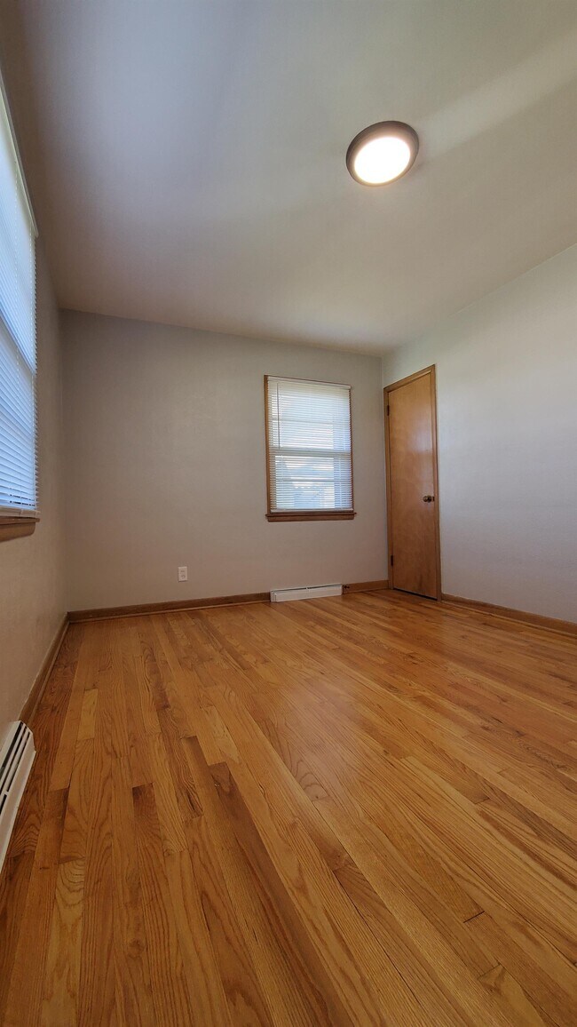 Building Photo - 3339 Henderson Ave SE