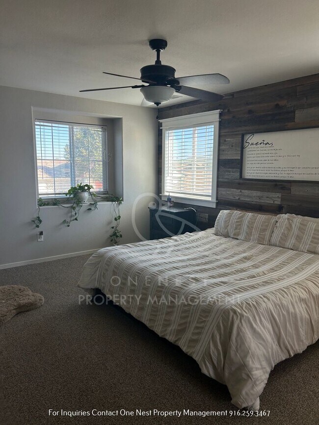 Building Photo - 3 bdrm + Den rental in Plumas Lake!