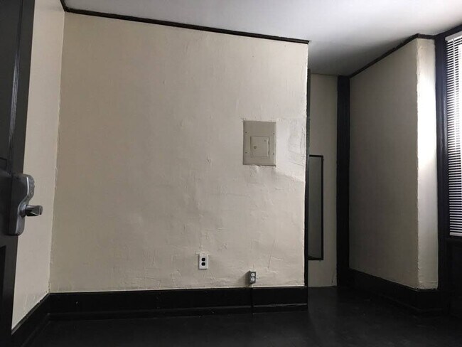 Building Photo - 1225 W Allegheny Ave