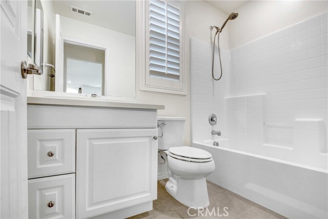 Building Photo - 5594 Skimmer Dr