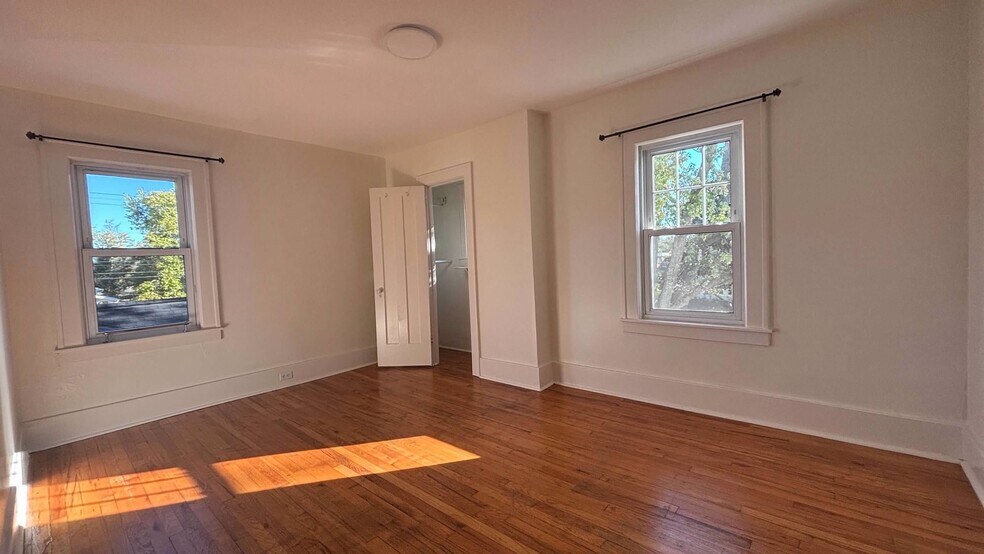 Building Photo - 3175 Oakshire Ave