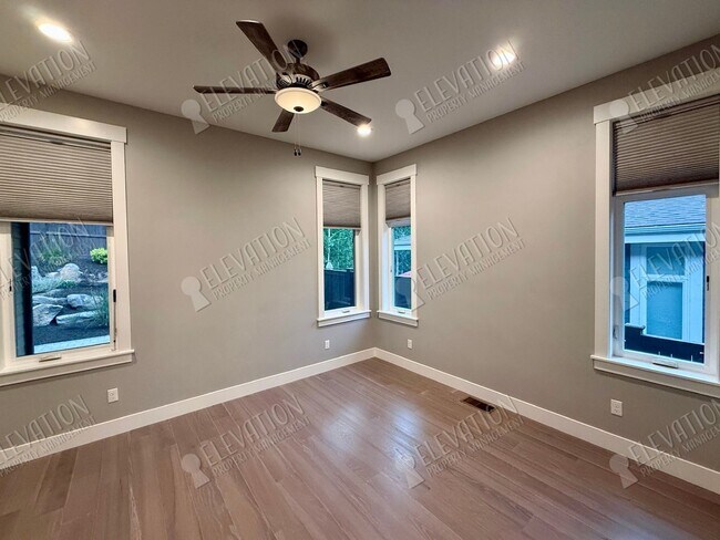 Building Photo - 62707 NW Mehama Dr