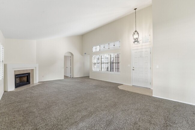 Building Photo - Beautiful 3 Bed/ 2.5 Bath Scottsdale Home I Near Kierland - Prime Location