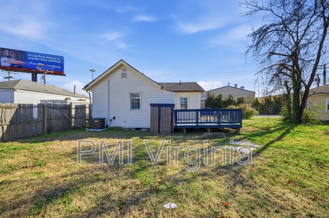 Building Photo - 402 Heffelfinger St