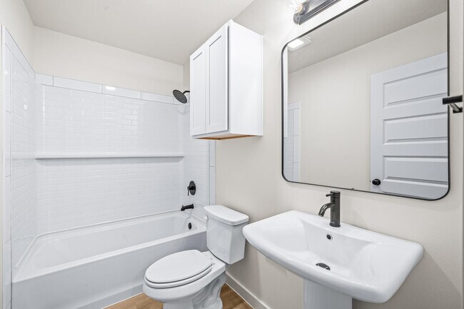 Building Photo - 517 E 23rd St