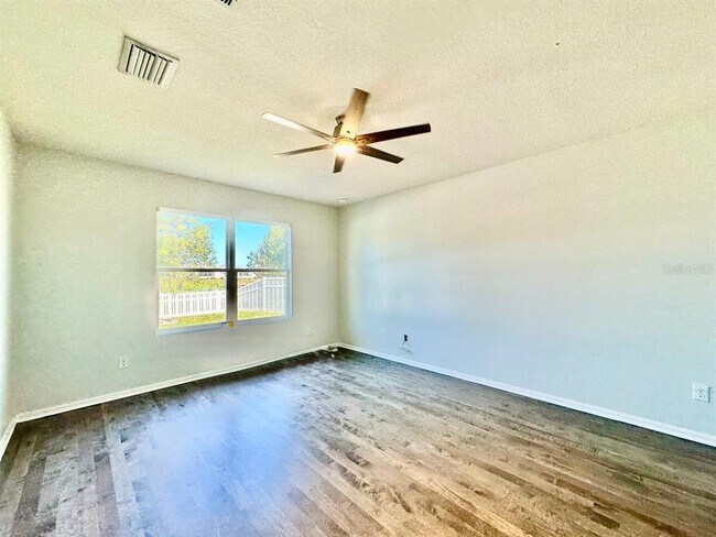 Building Photo - 35743 Hillbrook Ave