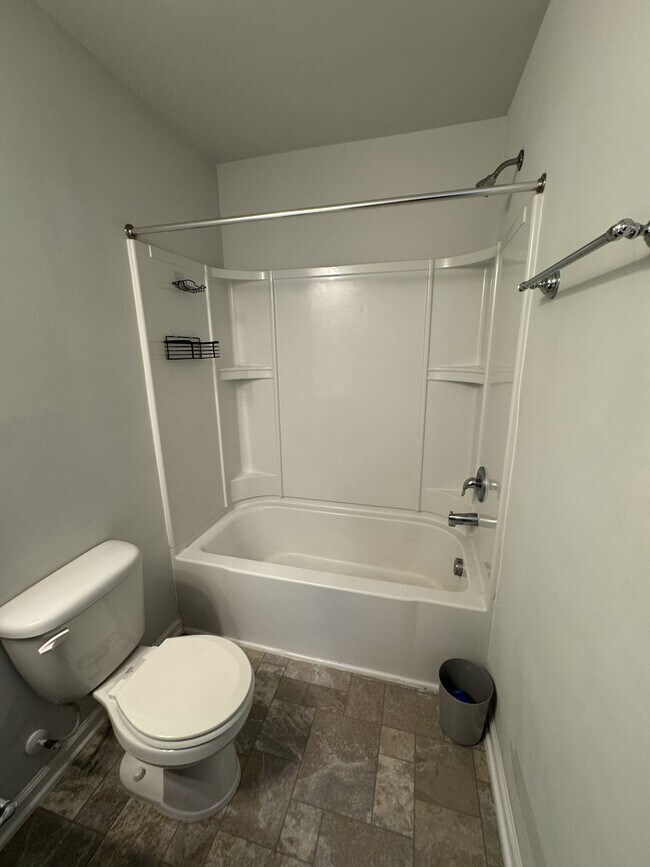 Building Photo - 1032 Tee Shot Dr