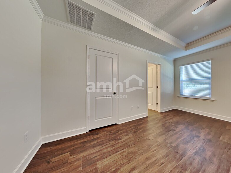 Building Photo - 974 Tan Tara Trl