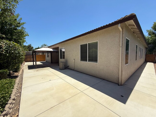 Building Photo - 4-bedroom single story in Sylvan School District!