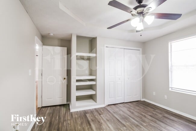 Building Photo - 6450 Peppermill Ln