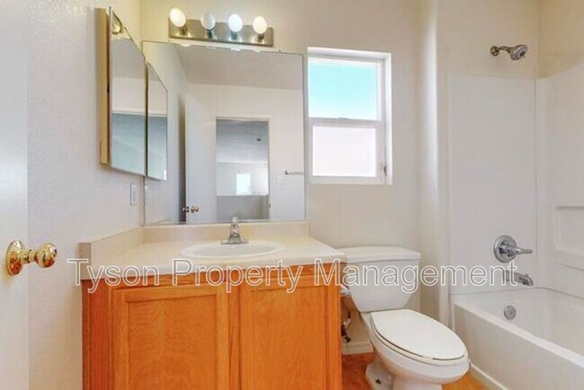 Building Photo - 7509 Cricket Hill Dr NE