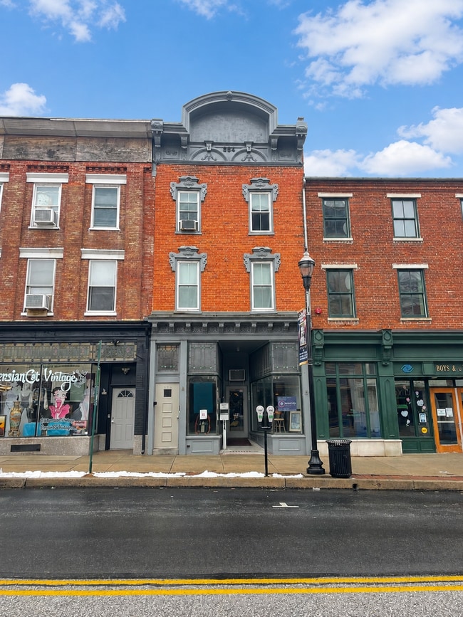 Building Photo - 254 Locust St