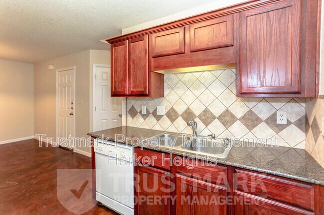 Building Photo - 5022-502205 205 Loop