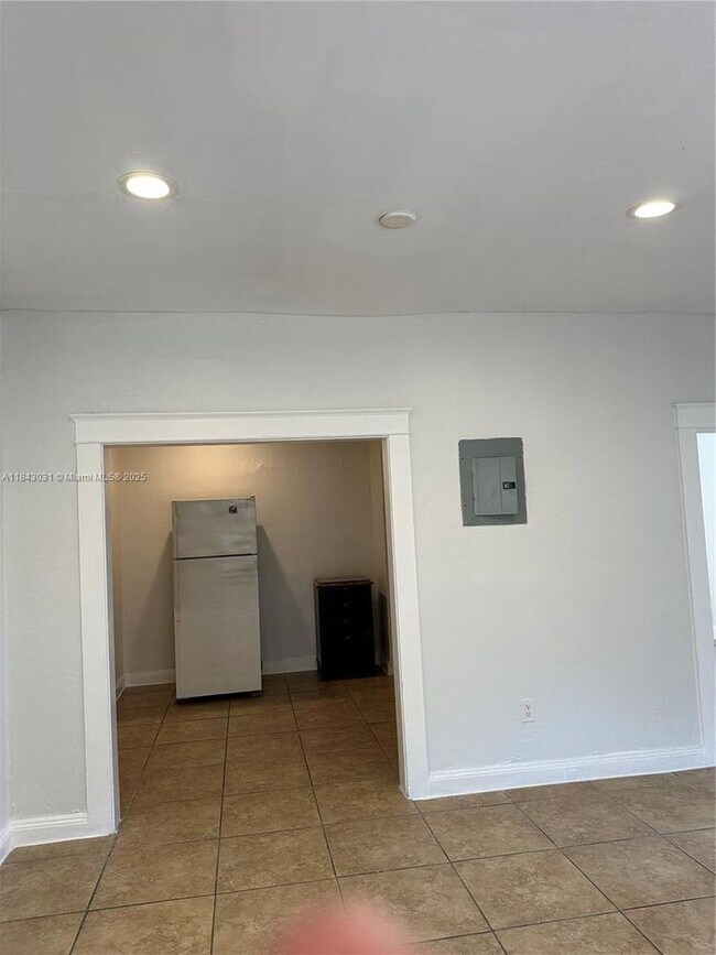Building Photo - 4701 SW 8th St