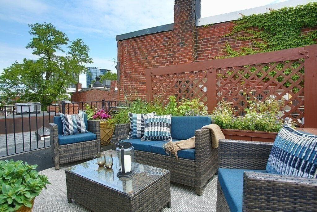 Building Photo - 36 Pinckney St