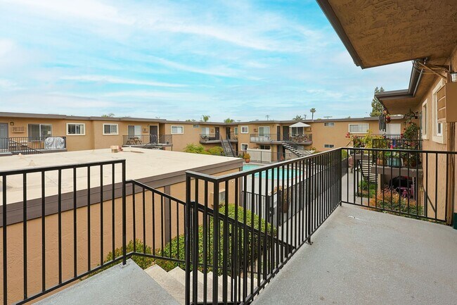 Building Photo - 2-Bed, 1.5-Bath Condo in Convenient El Cajon Location