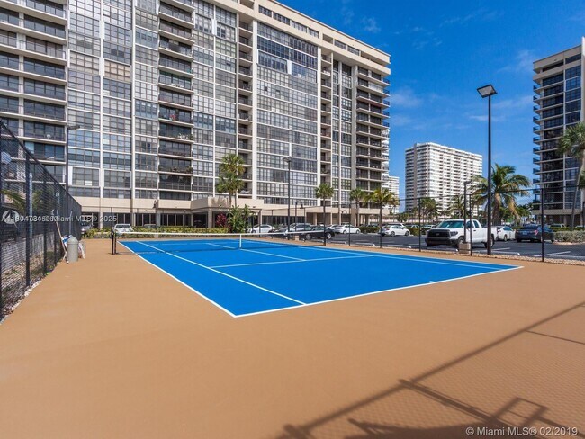 Building Photo - 2017 S Ocean Dr
