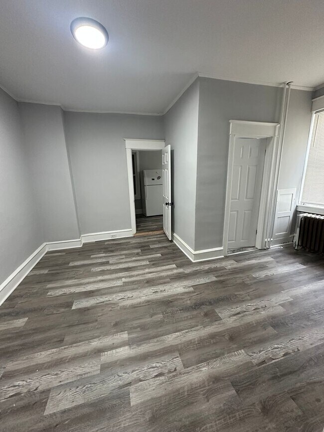 Building Photo - 117 N Front St