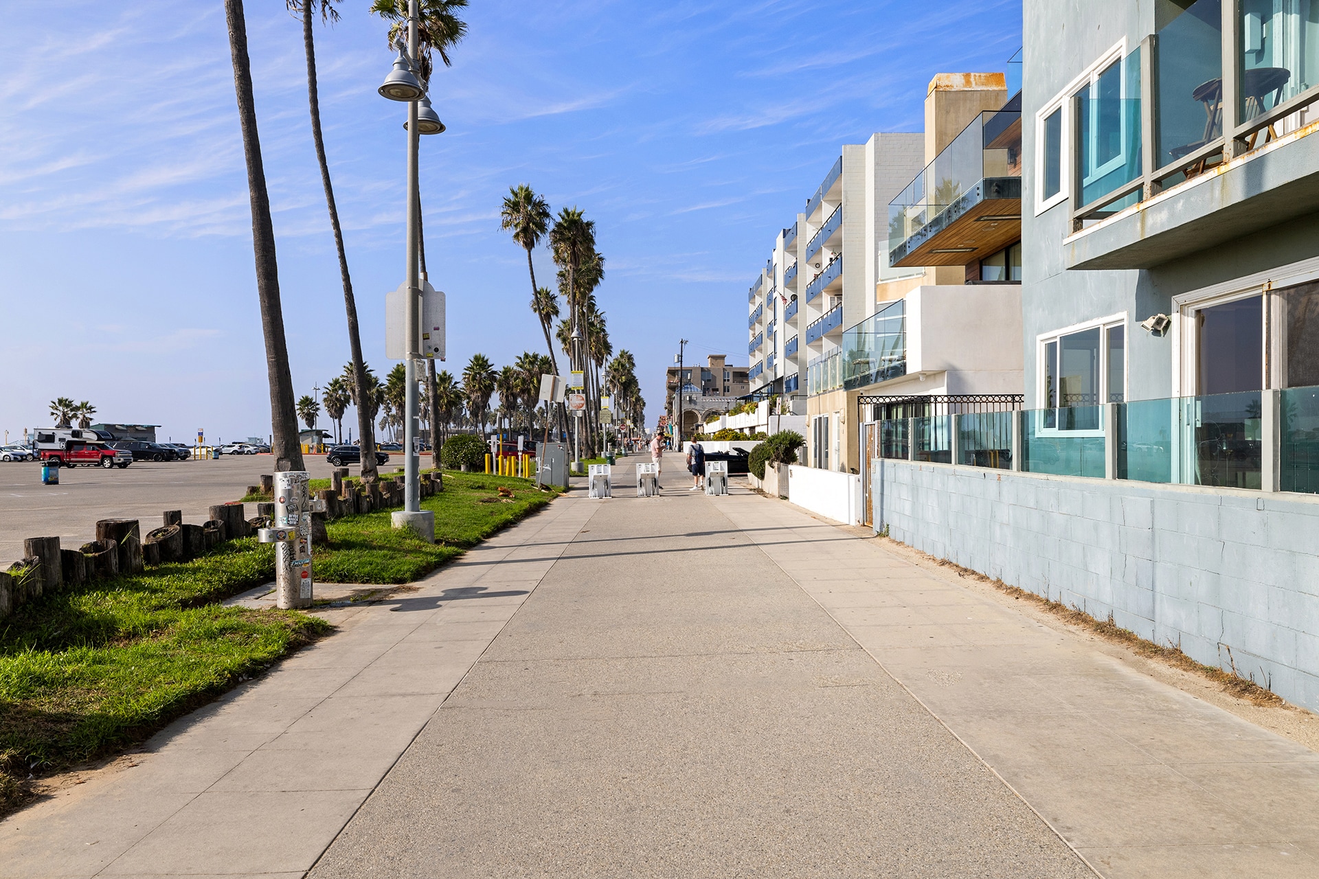 Building Photo - 2207 Ocean Front Walk