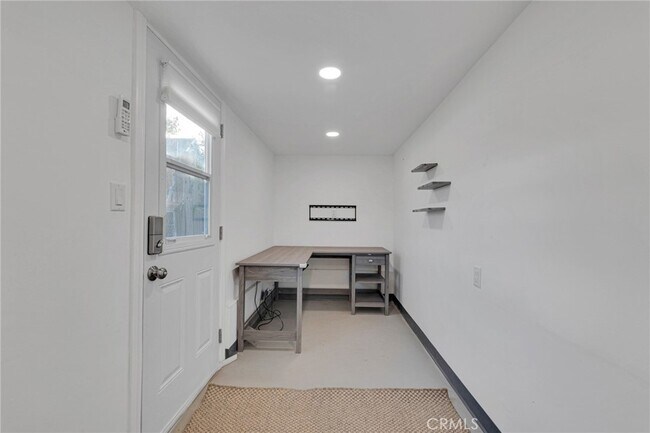 Building Photo - 2712 Henrietta Ave