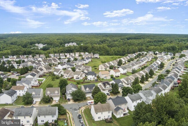 Building Photo - 10 Everglades Ln