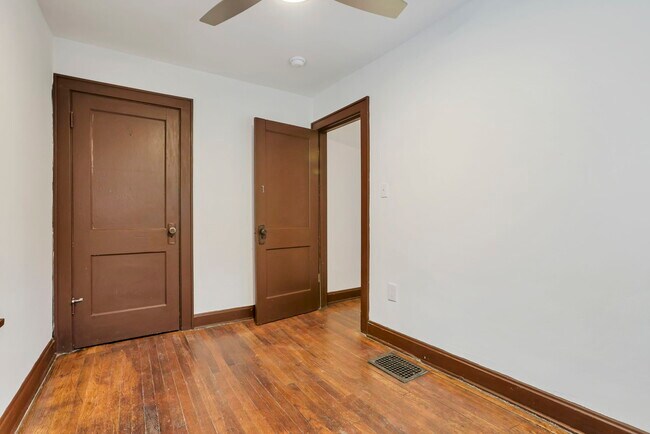 Building Photo - 1349 N 6th St