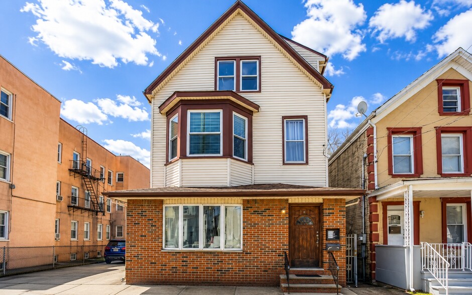 Front of Home - 140 E Jersey St