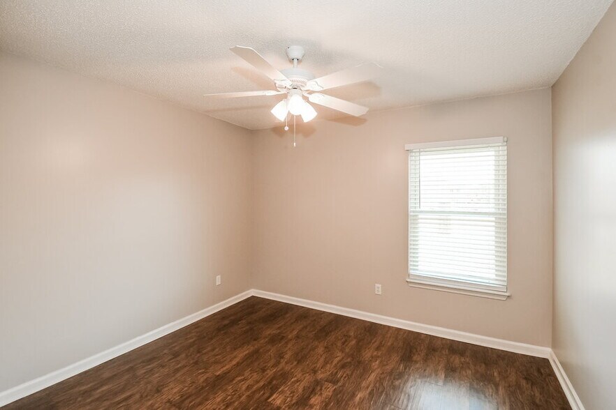 Building Photo - 405 Cottage Cove Ct