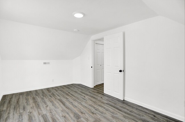 Building Photo - 2212 S Delawanda Ave