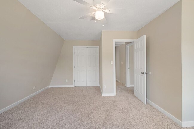 Building Photo - Your Dream Farmhouse Awaits in Elroy