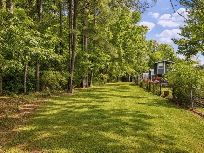 Building Photo - 603 Plantation Village Dr