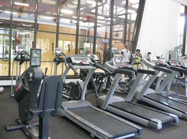 Building Photo - Beautifully Updated Mt. Park Condo Located...