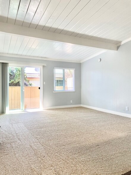 Building Photo - Leafy Grove