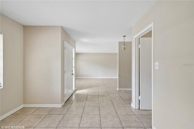 Building Photo - Well Kept Home in Madison Park - SUBLEASE