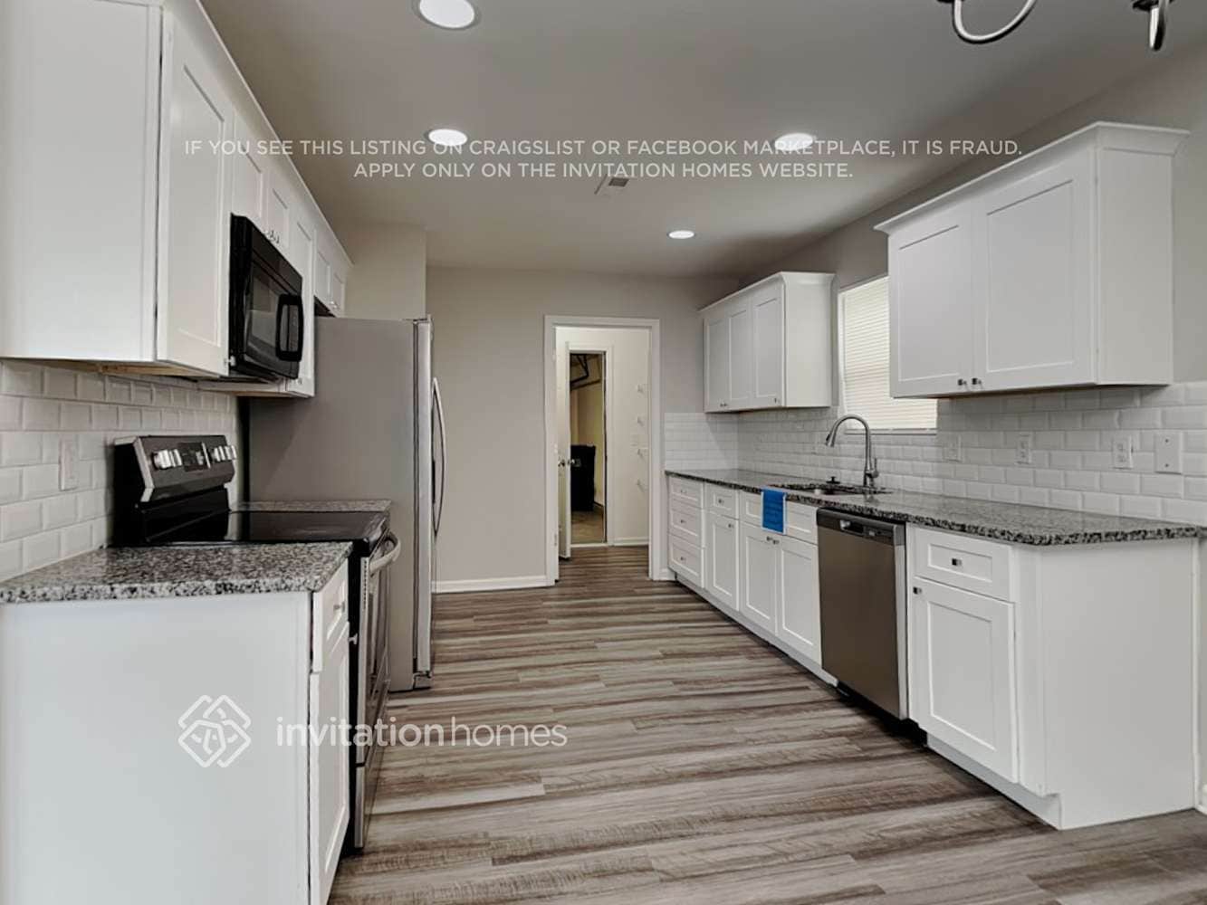 Building Photo - 6121 Fazenda Drive