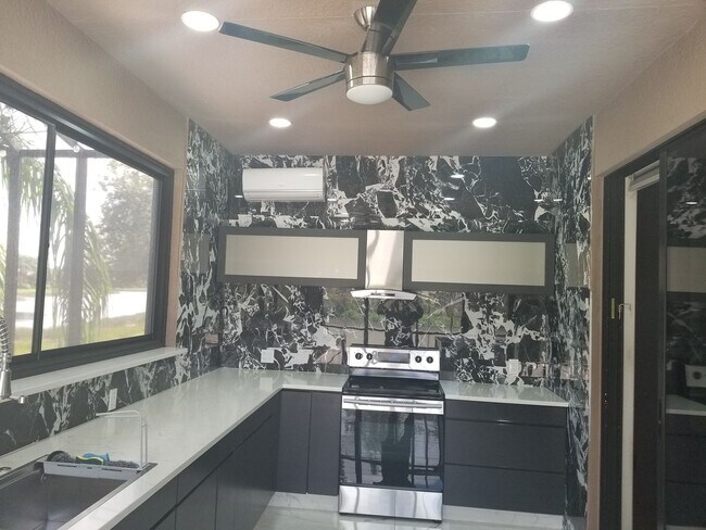 Building Photo - 11651 Oakwood Preserve Pl
