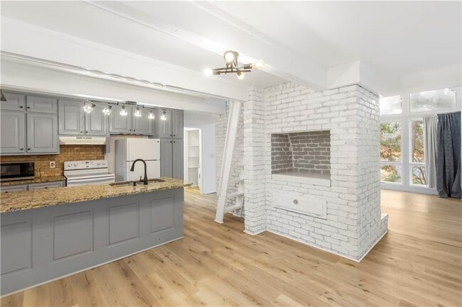 Building Photo - 264 Jones Dr