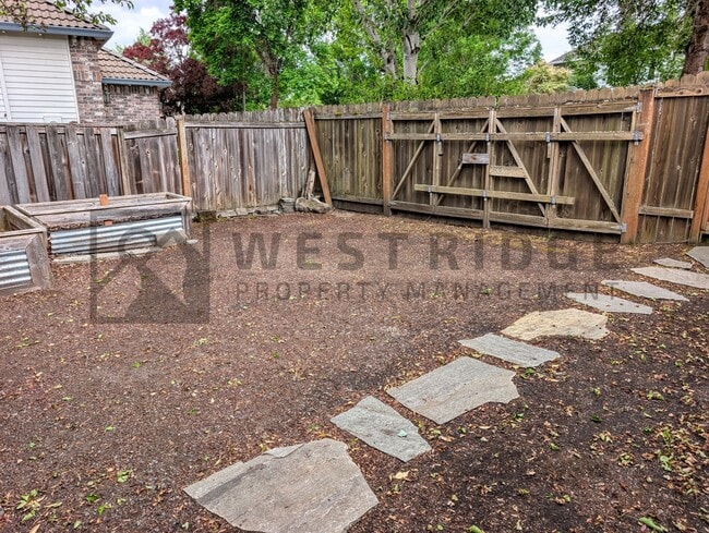 Building Photo - 632 NW Pacific Grove Dr